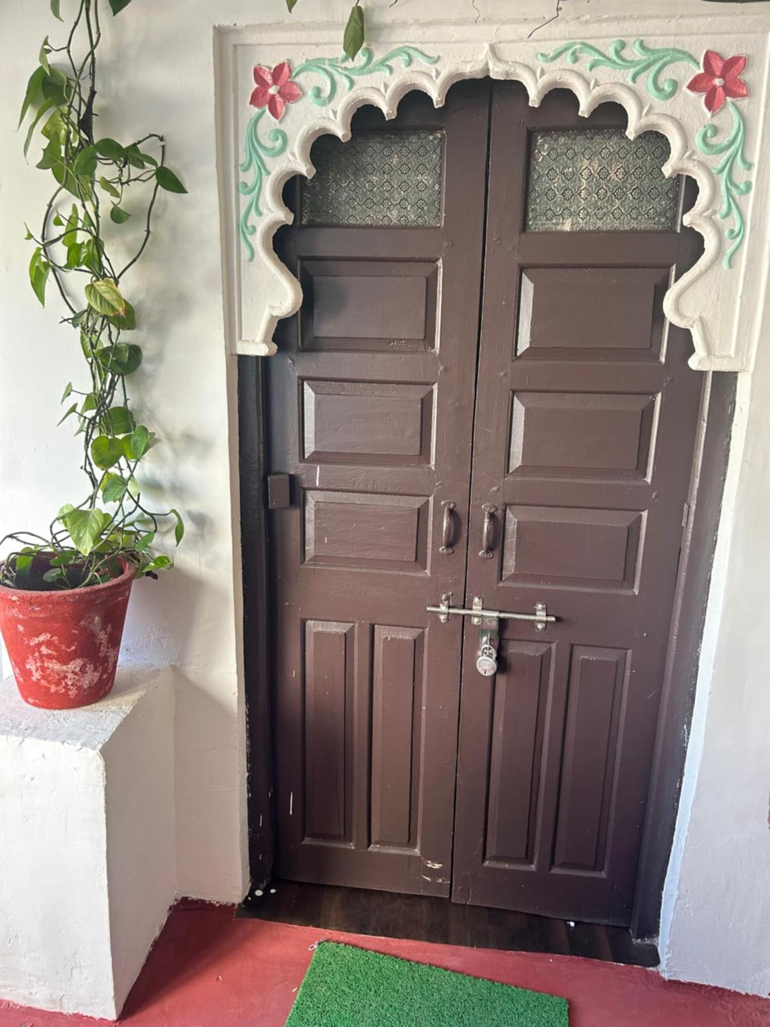 Hotel Lake Star Udaipur Exterior photo