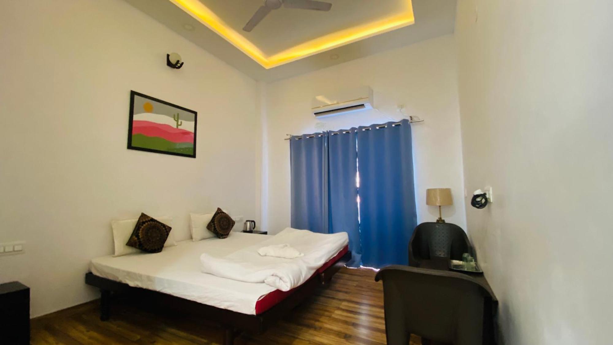 Hotel Lake Star Udaipur Exterior photo